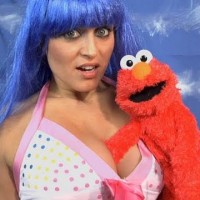 Elmo answers your Katy Perry comments!