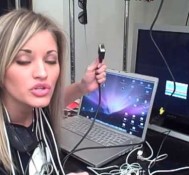 iJustine2k teaches you how to use a DVI to VGA converter